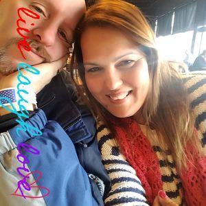 Meet your Posher, Elia